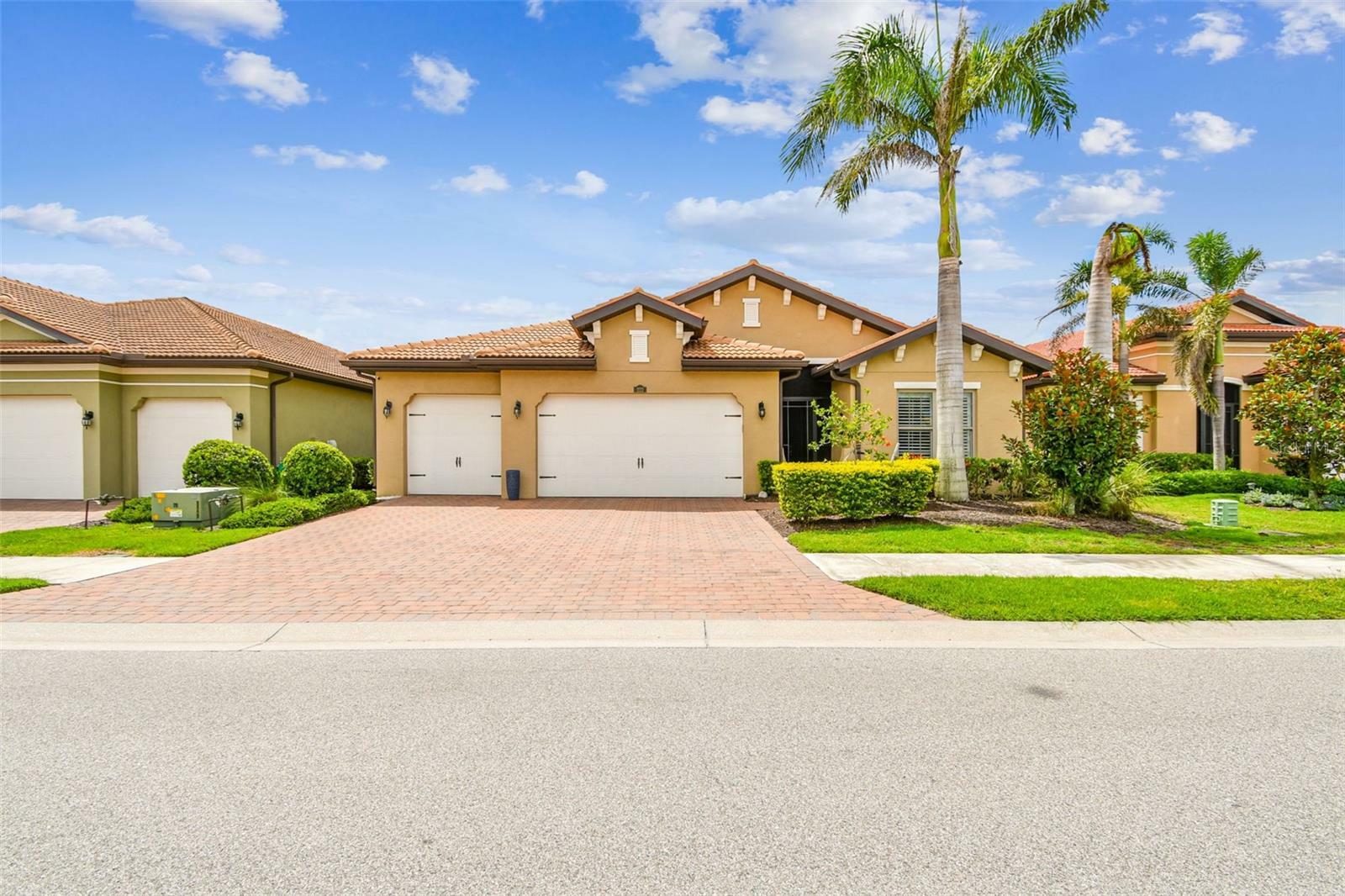 Property Photo: 222 Toscavilla Boulevard FL 34275