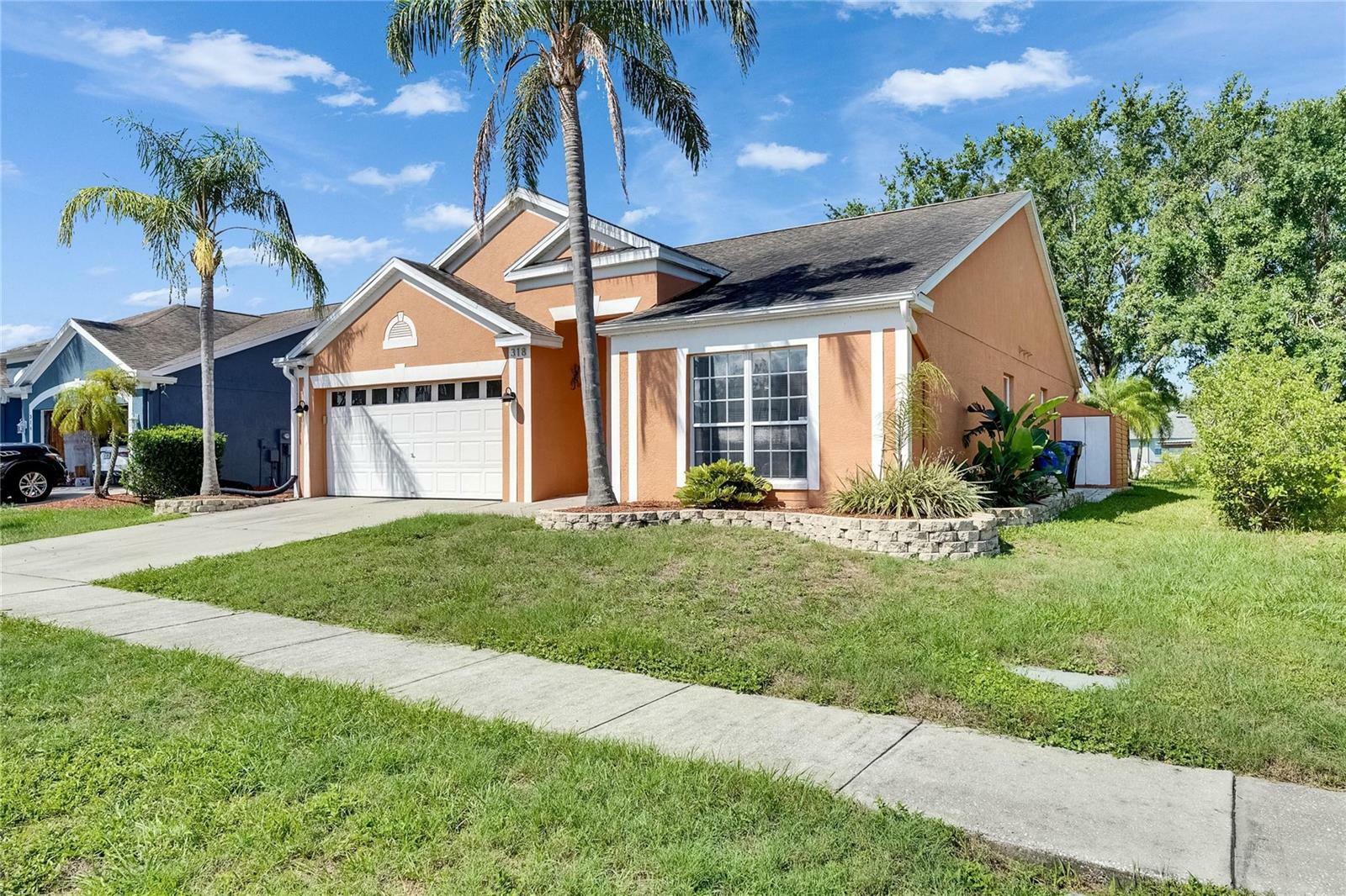 Property Photo: 318 Lookout Drive FL 33572
