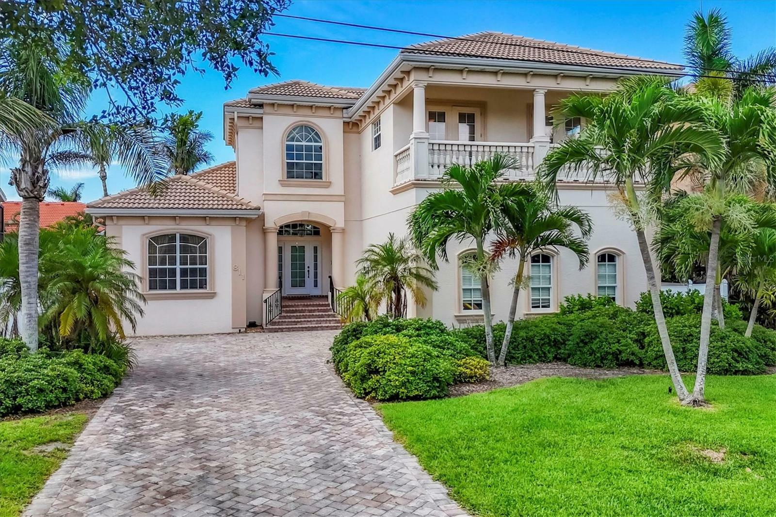 Property Photo: 811 Laguna Drive FL 34285