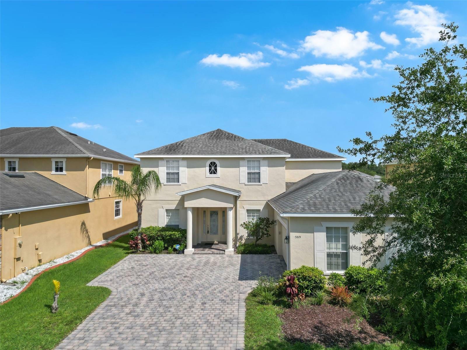 Property Photo: 5819 Covington Cove Way FL 32829