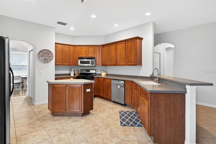 Property Photo: 33316 Irongate Dr FL 34788