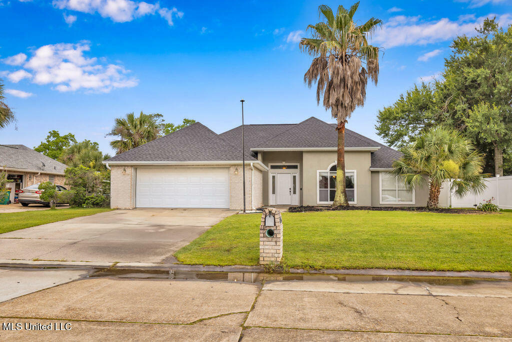 Property Photo: 886 On The Green MS 39532