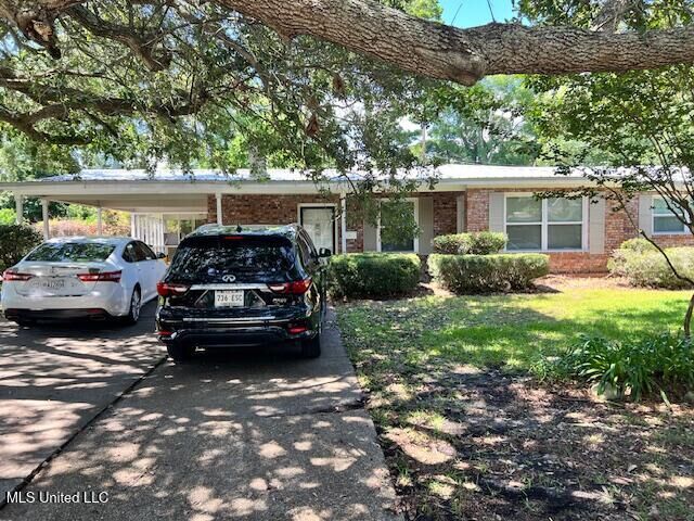 Property Photo: 2117 Fulton Avenue MS 39567