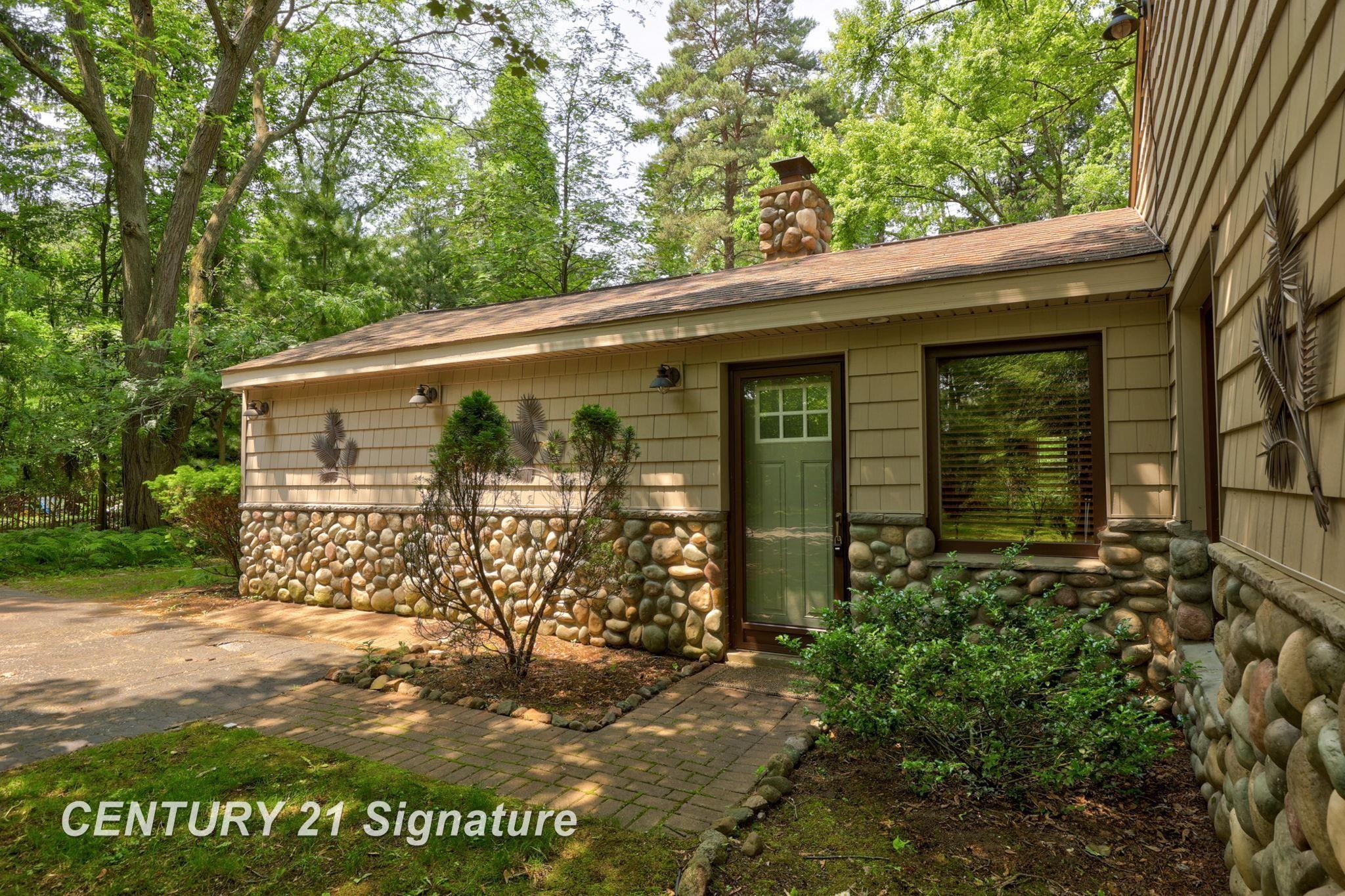 Property Photo: 3329 Mannion Road MI 48603