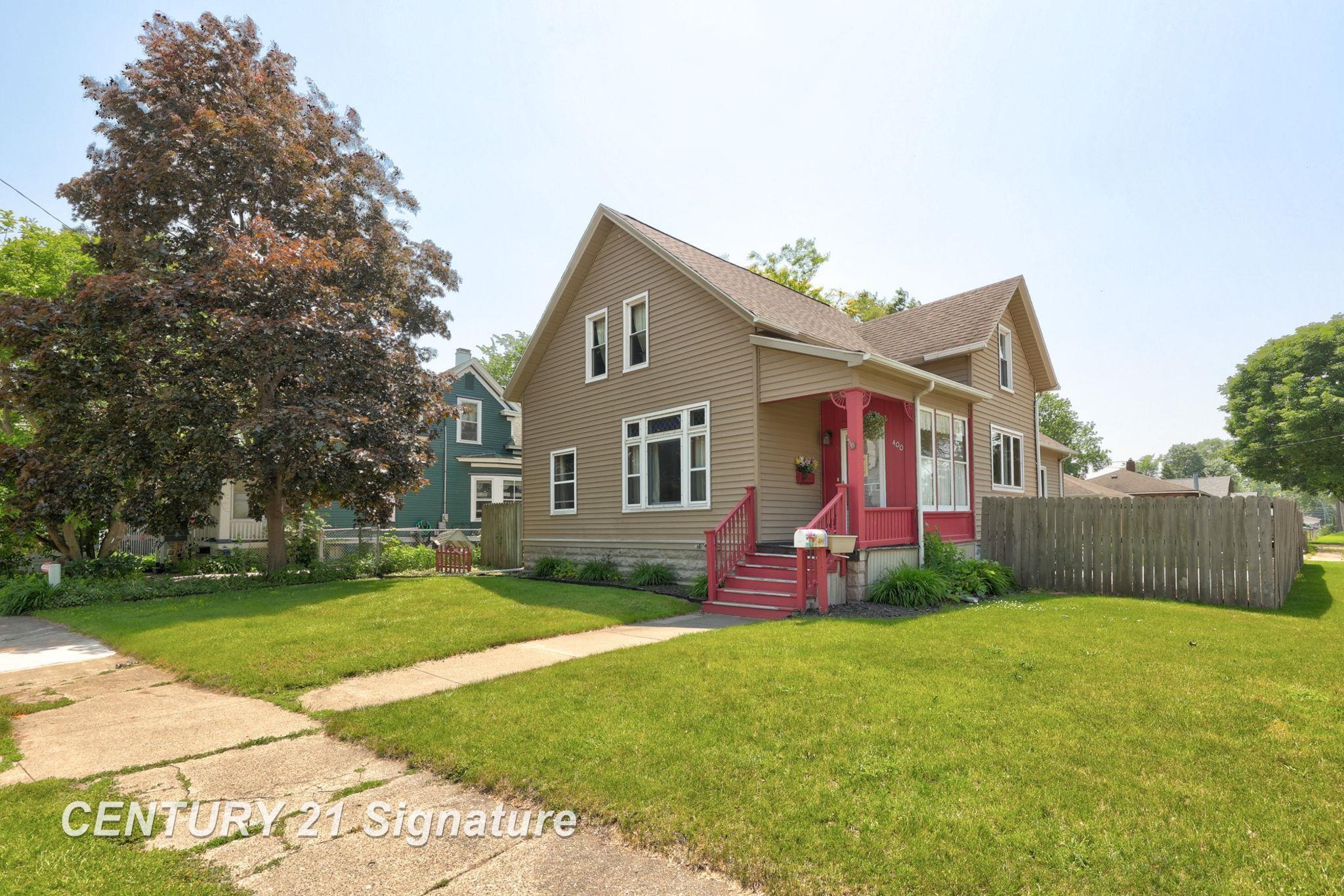 Property Photo: 400 Woodside Lane MI 48708