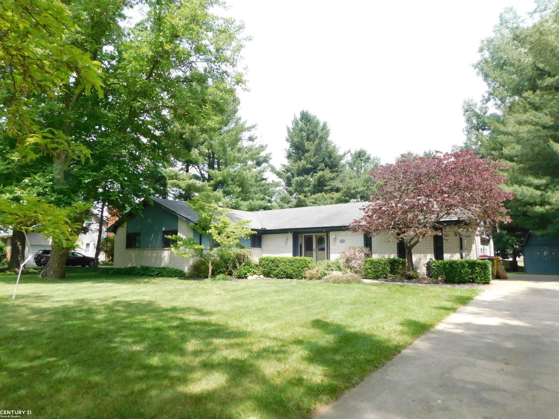 Property Photo: 5095 Elizabeth Lane MI 48003