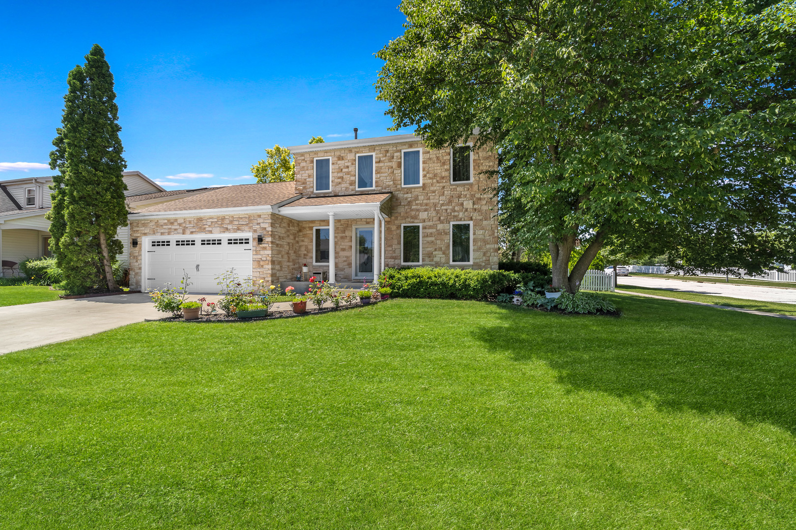 Property Photo: 264 N Southport Road IL 60060