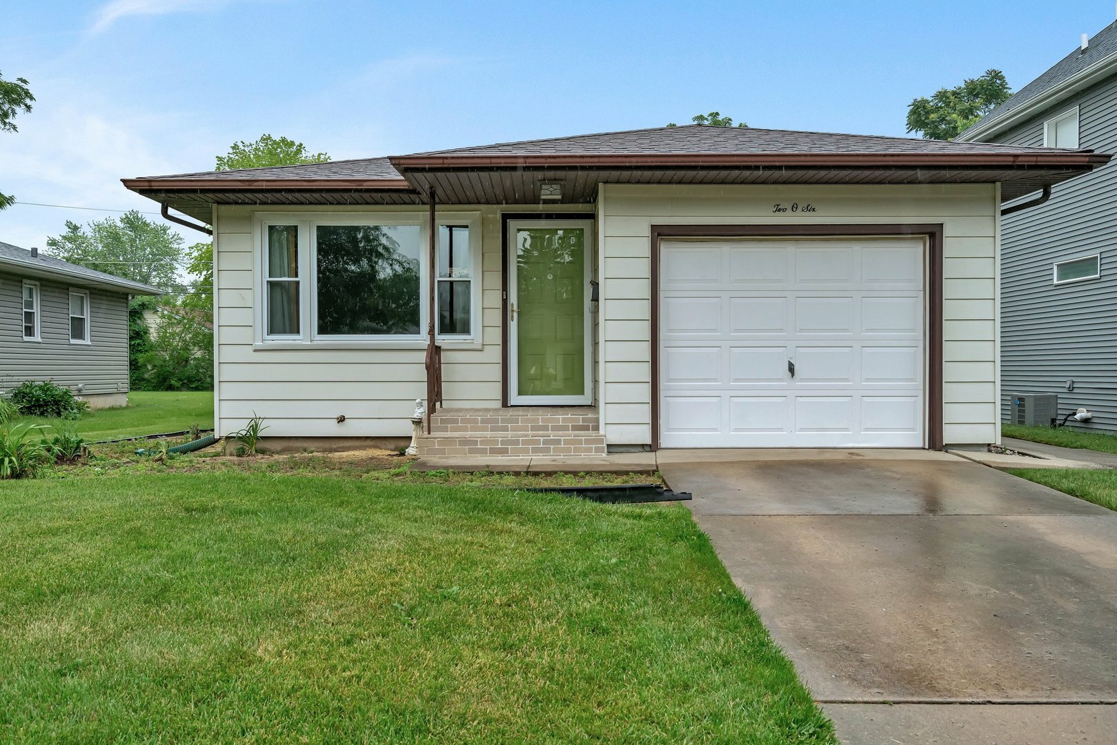 Property Photo: 206 Morris Street IL 60436