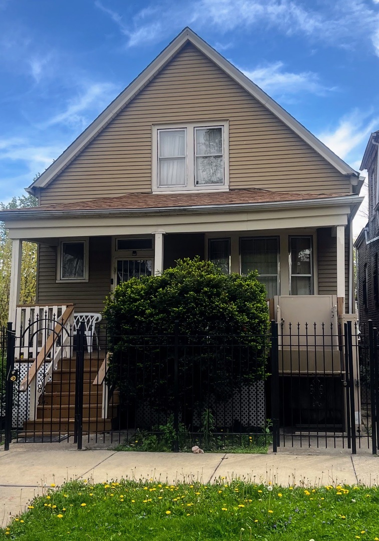 Property Photo: 6427 S Winchester Avenue IL 60636