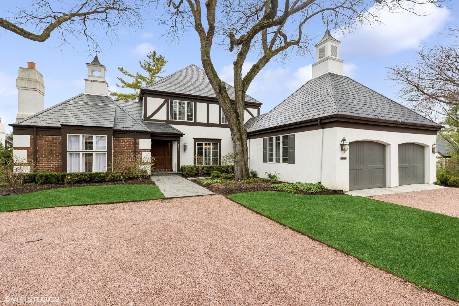 Property Photo: 1002 Burr Ridge Club Drive IL 60527