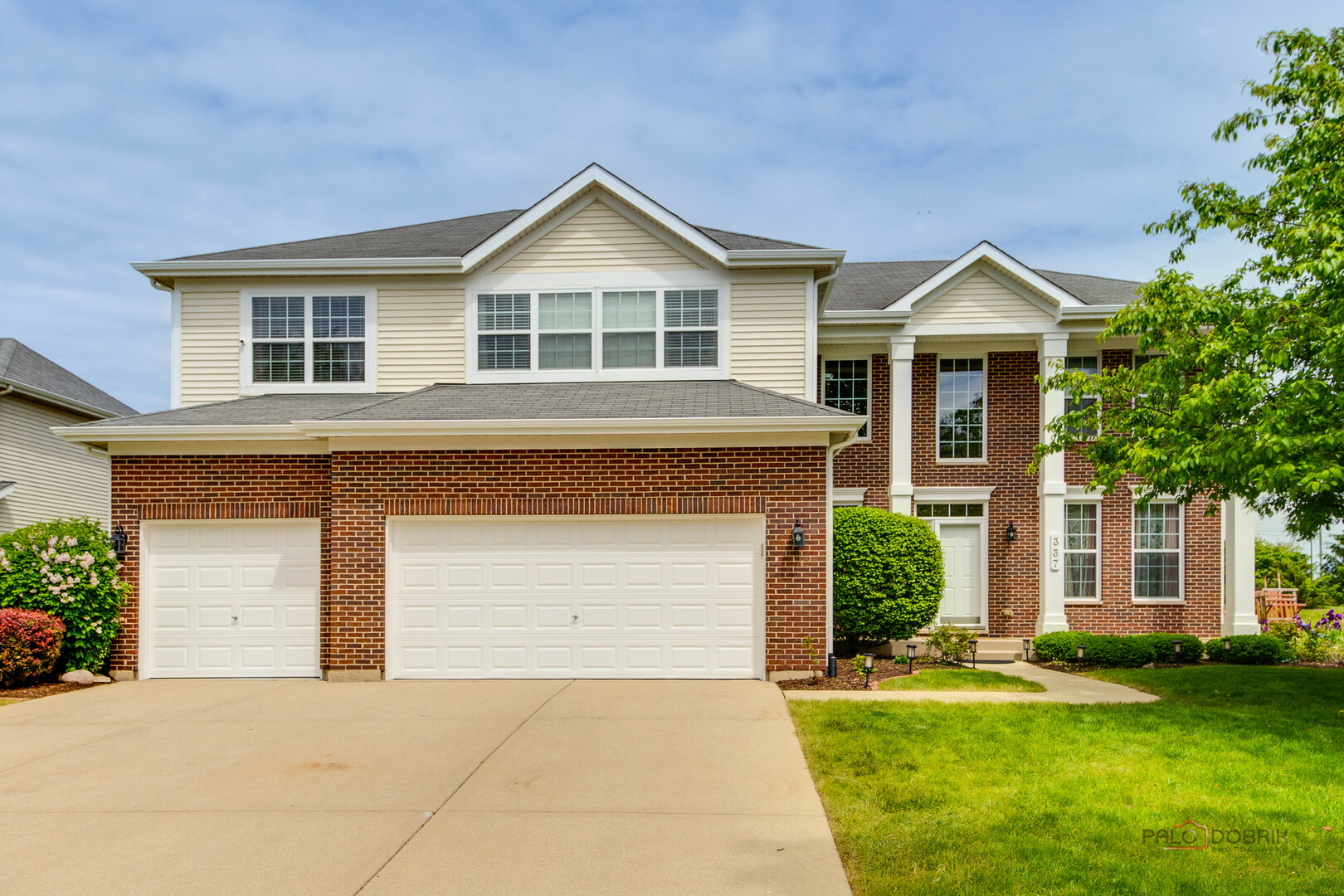 Property Photo: 337 Veronica Circle IL 60103