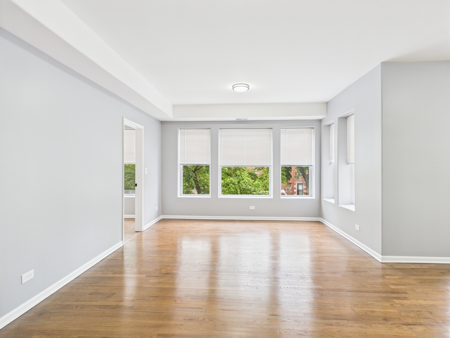 Property Photo: 1729 E 67th Street 2E IL 60649