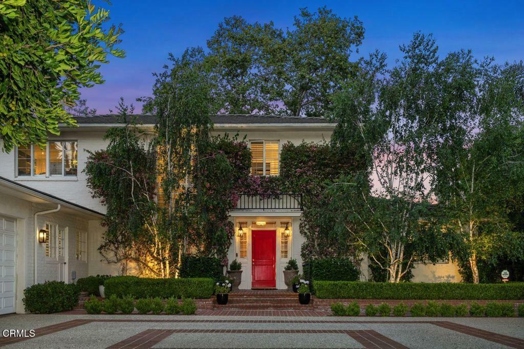 Property Photo: 320 N San Rafael Avenue CA 91105