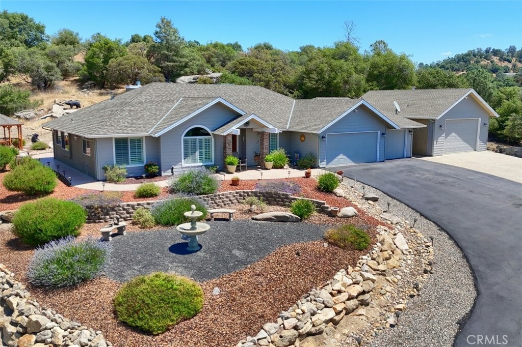 Property Photo: 47003 Lookout Mountain Drive CA 93614