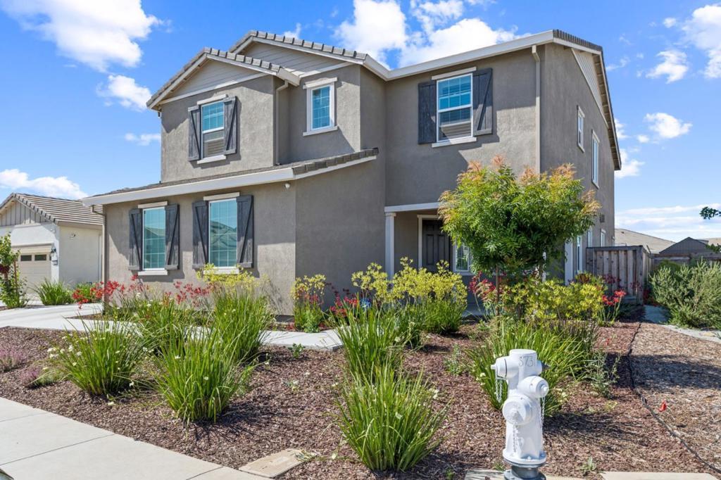 1535 Eisenhower Court  Dixon CA 95620 photo