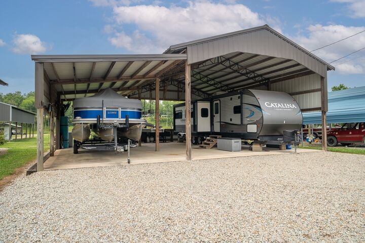 Property Photo:  1038 Wc Pickett Road  TN 38425 