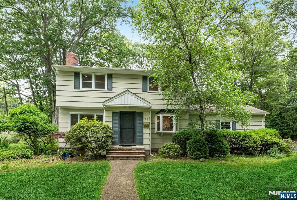 Property Photo:  21 Dale Avenue  NJ 07481 