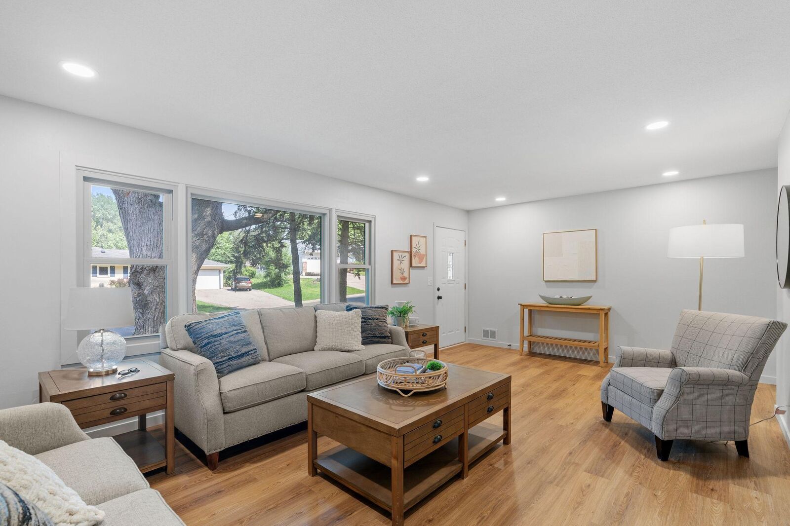 Property Photo: 13001 Glenview Drive MN 55337