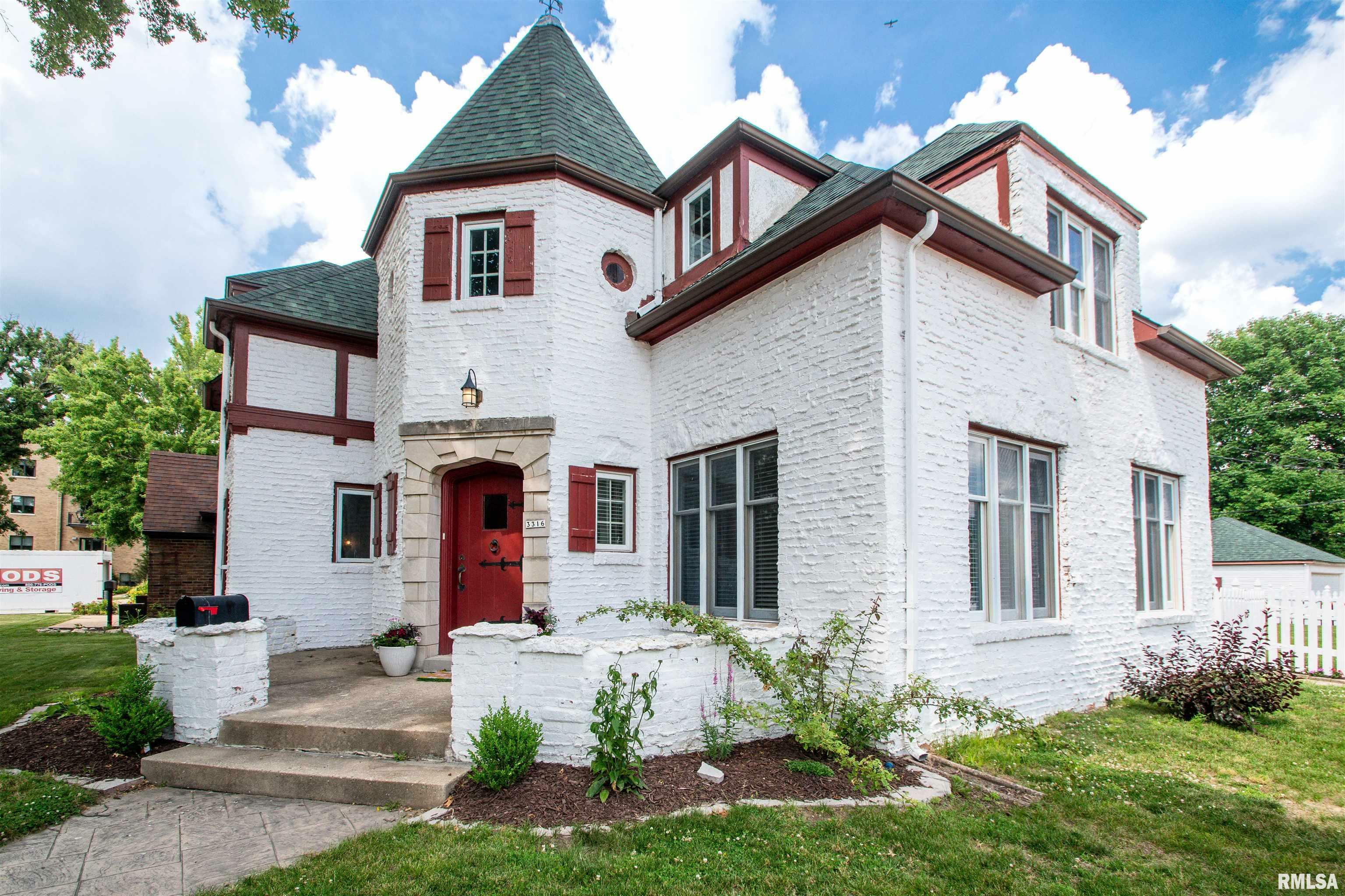 Property Photo: 3316 N Biltmore Avenue IL 61604