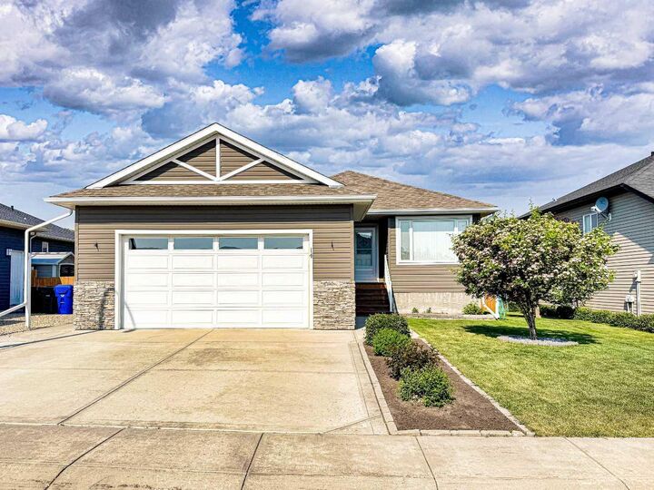 Property Photo:  14 Vermont Close  AB T4H 0C3 