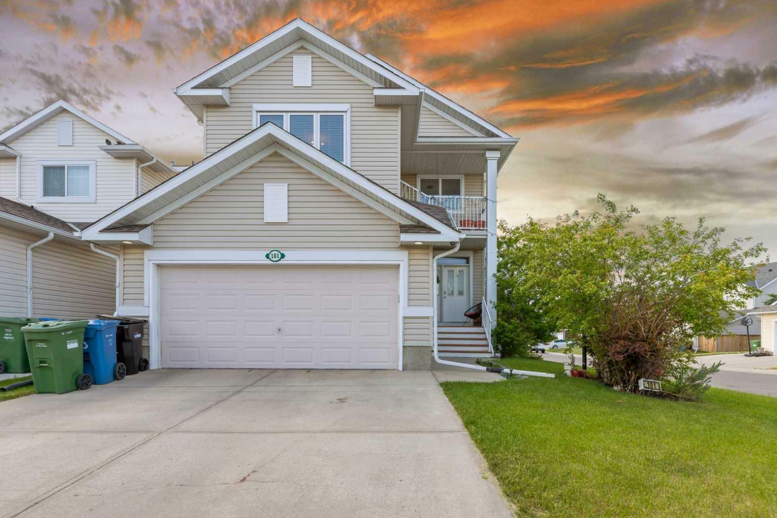 Property Photo: 101 Coral Reef Manor NE AB T3J 3Y8