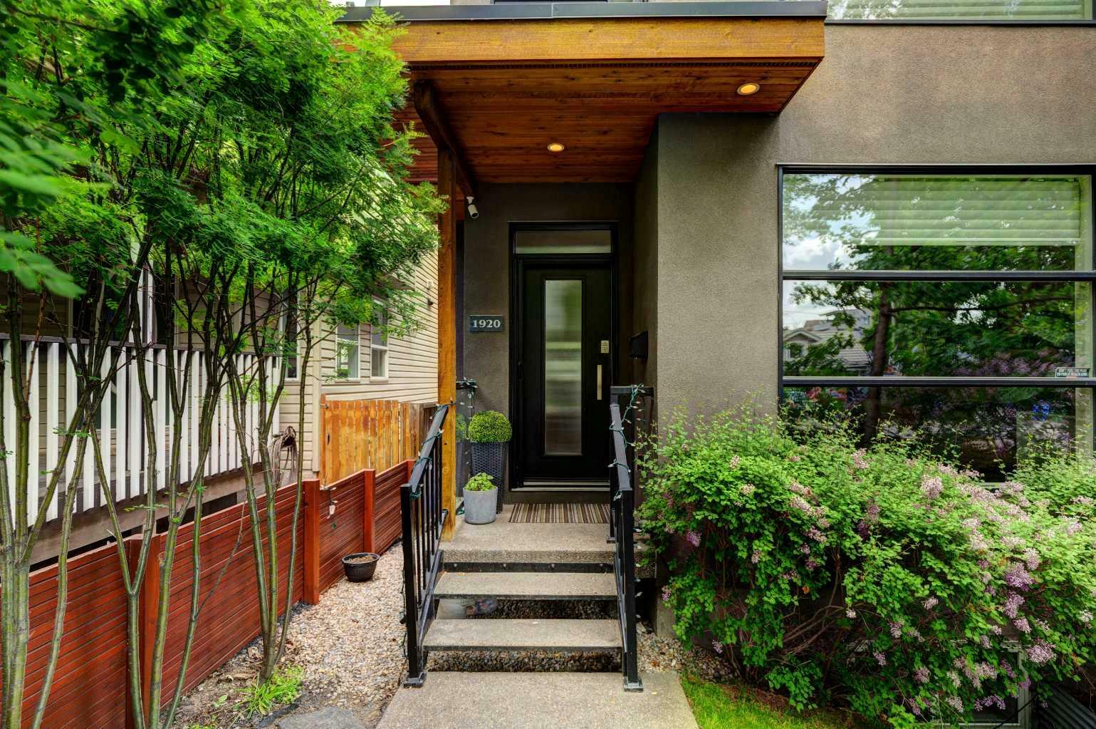 Property Photo: 1920 37 Avenue SW AB T2T 2H4