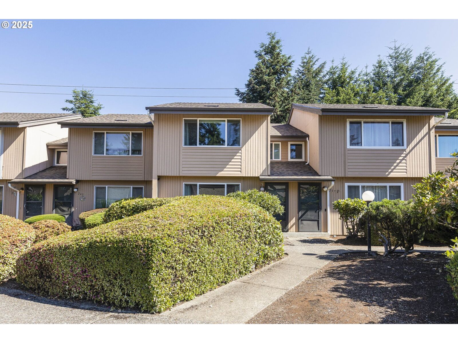 Property Photo:  243 McNary Heights Dr N  OR 97303 
