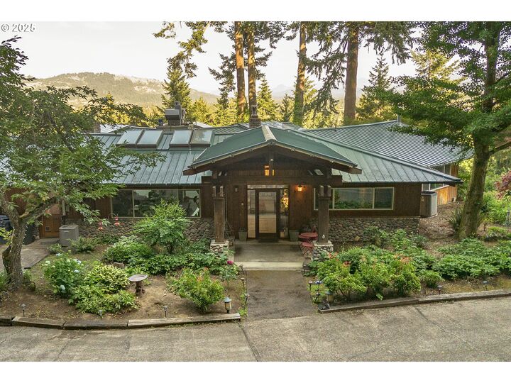 Property Photo: 33423 Timber Ln OR 97405