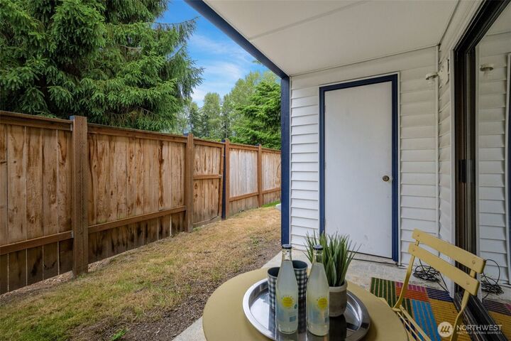Property Photo:  1820 SW 318th Place 26D  WA 98023 