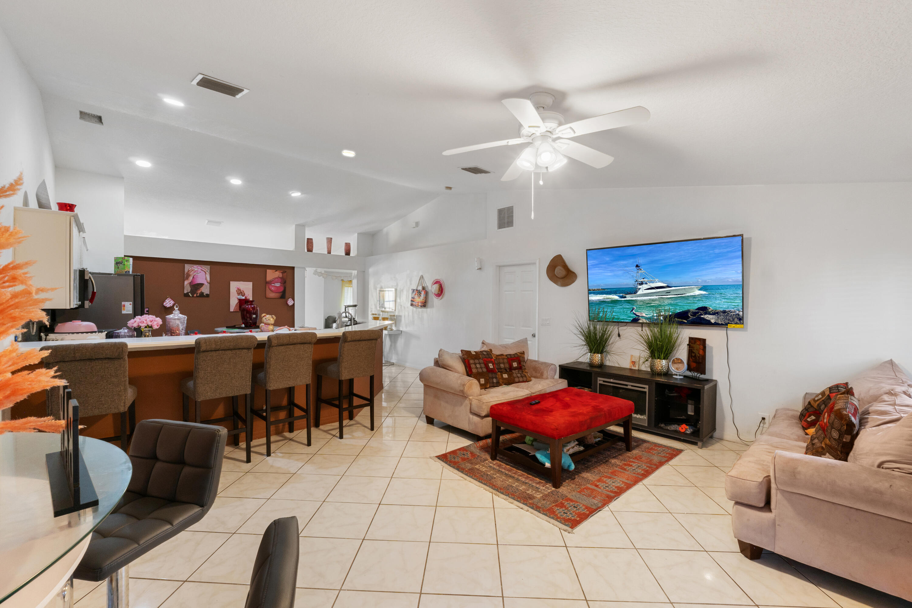 Property Photo: 491 SW Namoit Place FL 34953