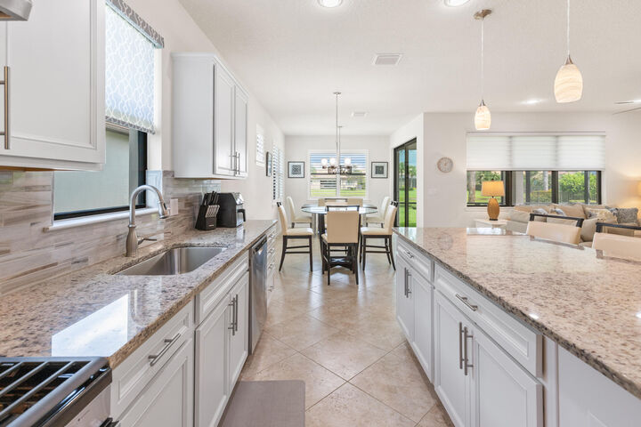Property Photo: 649 SE Monteiro Drive FL 34984