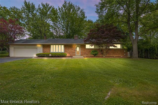 Property Photo: 6695 Lahser Road MI 48301