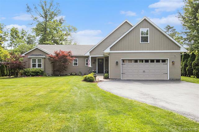 Property Photo: 22085 Thorofare Road MI 48138
