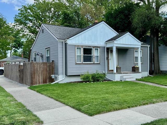 Property Photo:  601 S Edgeworth Avenue  MI 48067 