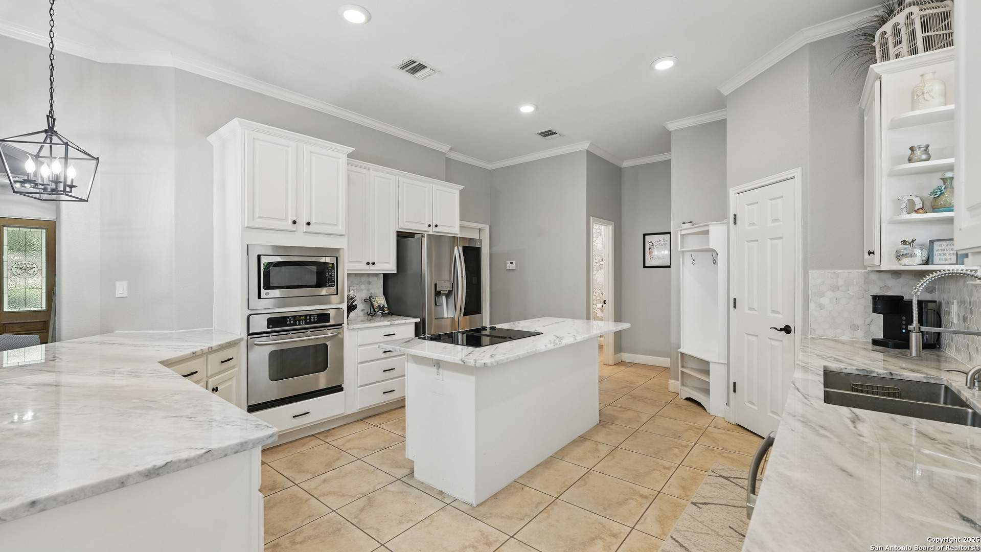 Property Photo:  212 Wentworth  TX 78070 