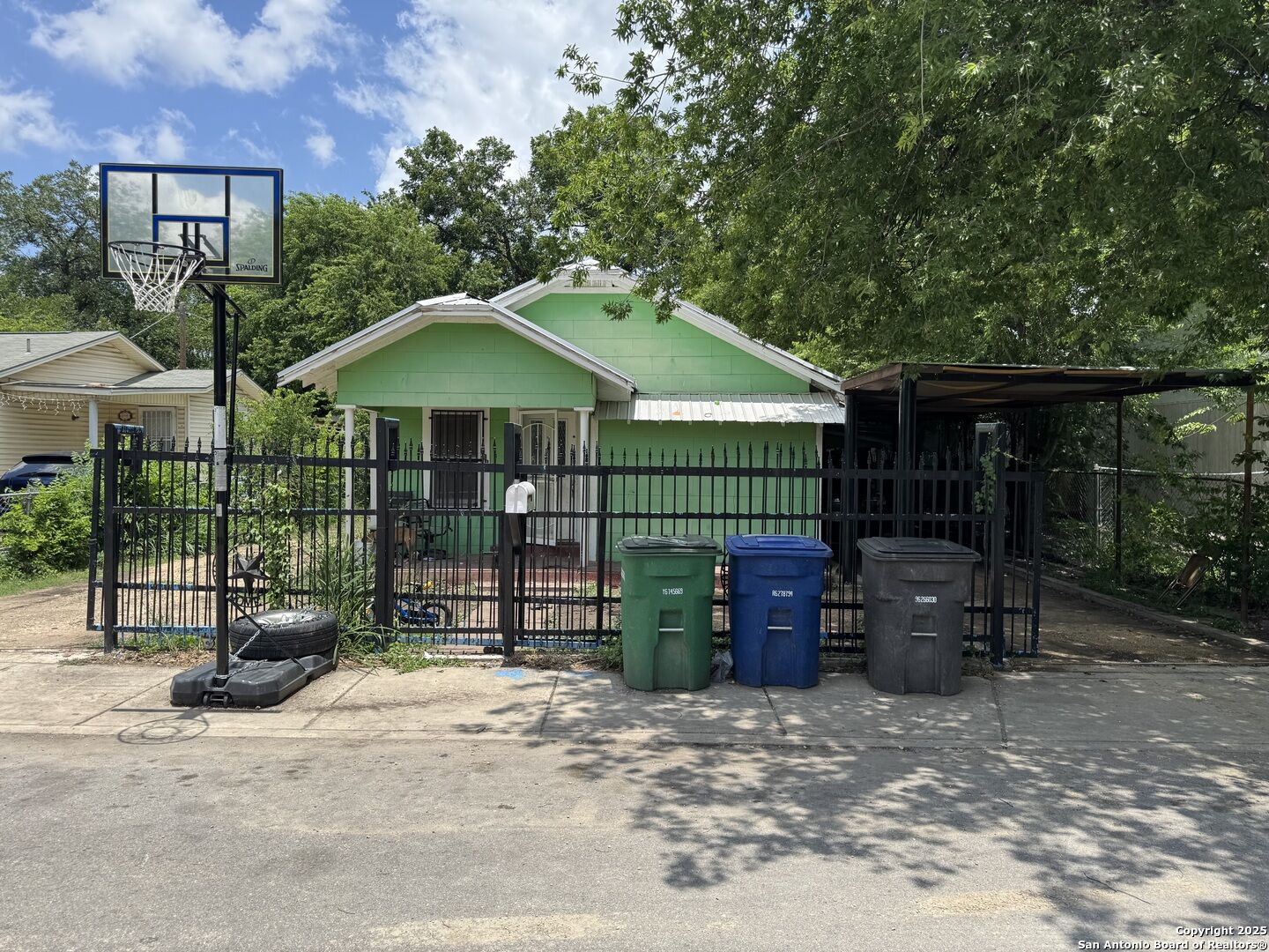 Property Photo: 211 Wilcox TX 78211