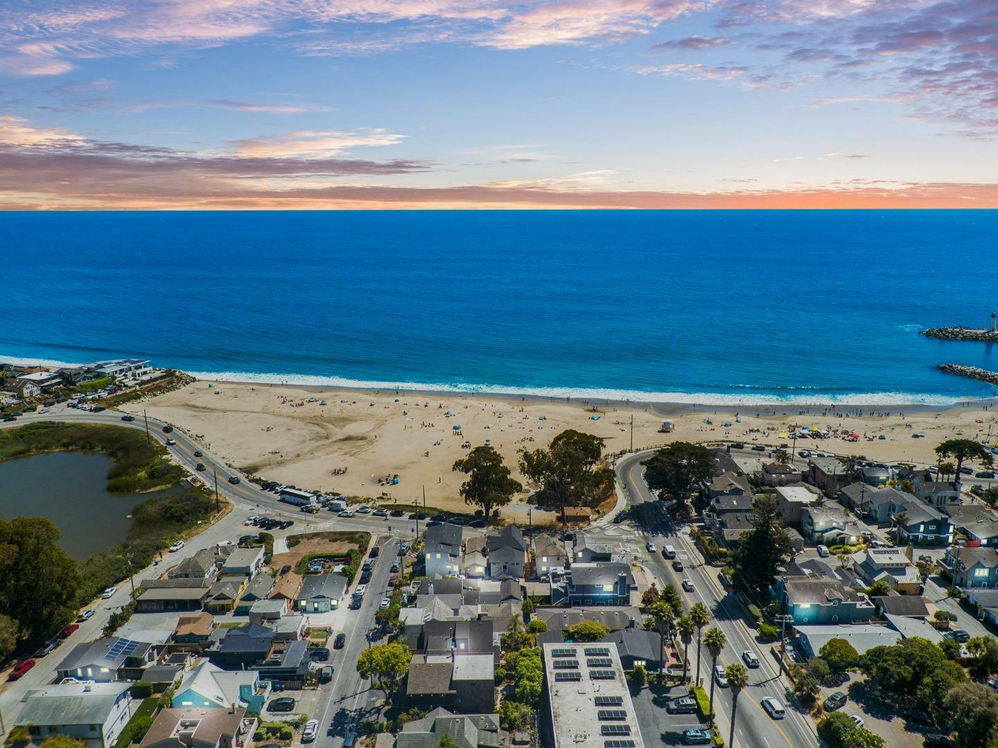 Property Photo:  2727 East Cliff Drive  CA 95062 