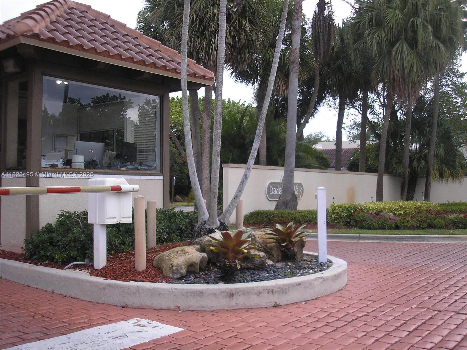 Property Photo:  8129 SW 87th Ter  FL 33143 