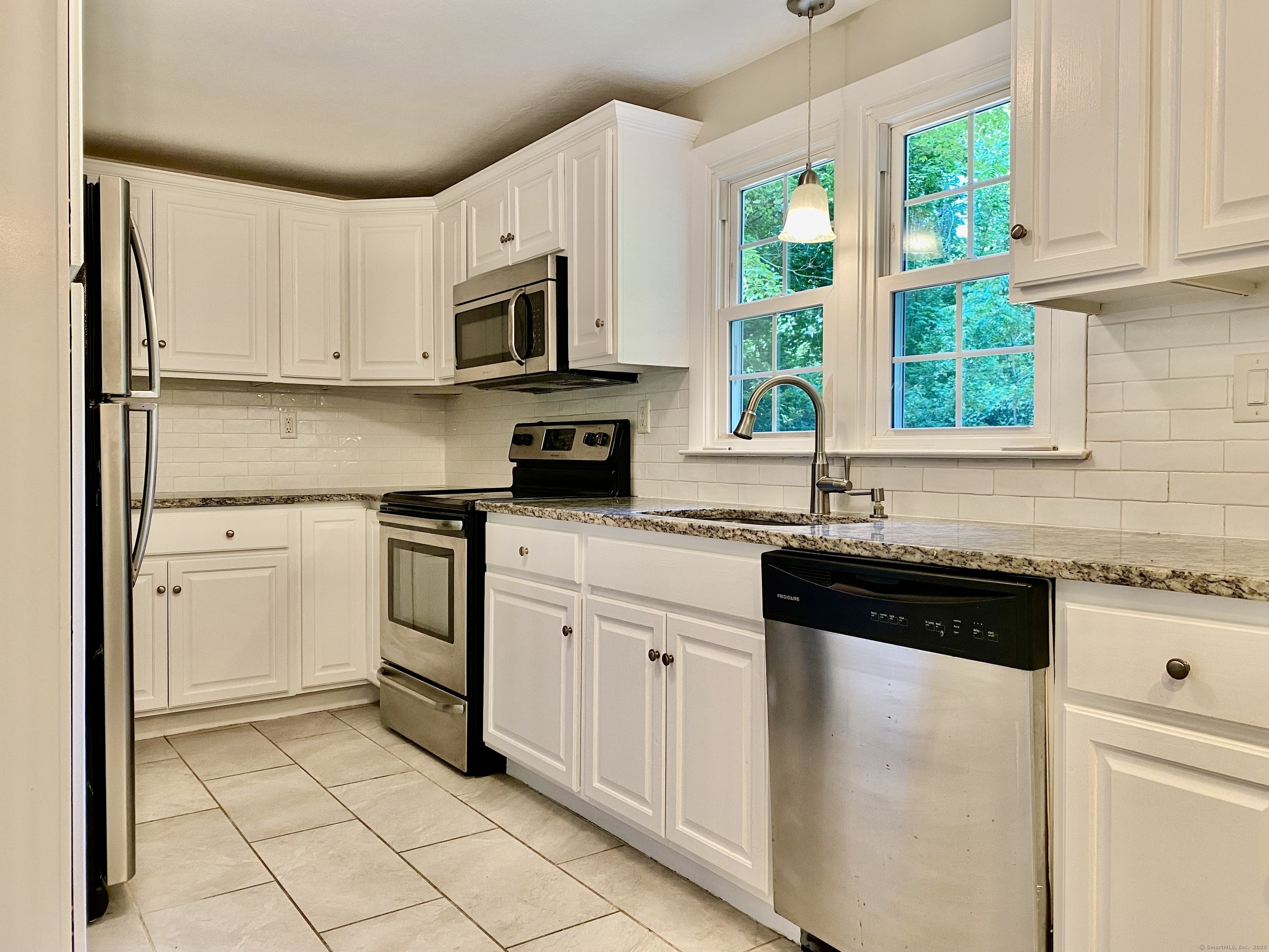 Property Photo: 80 Murlyn Road CT 06518