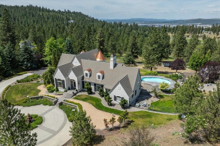 Property Photo:  2806 S Park Rd  WA 99212 