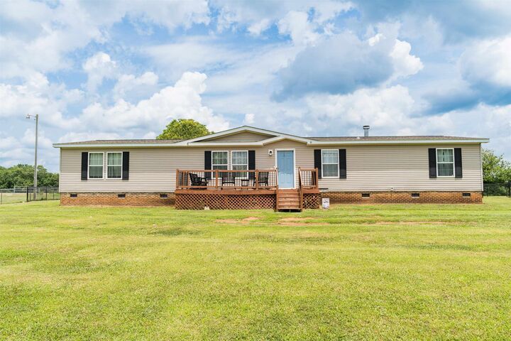 Property Photo: 124 Quail Run SC 29341