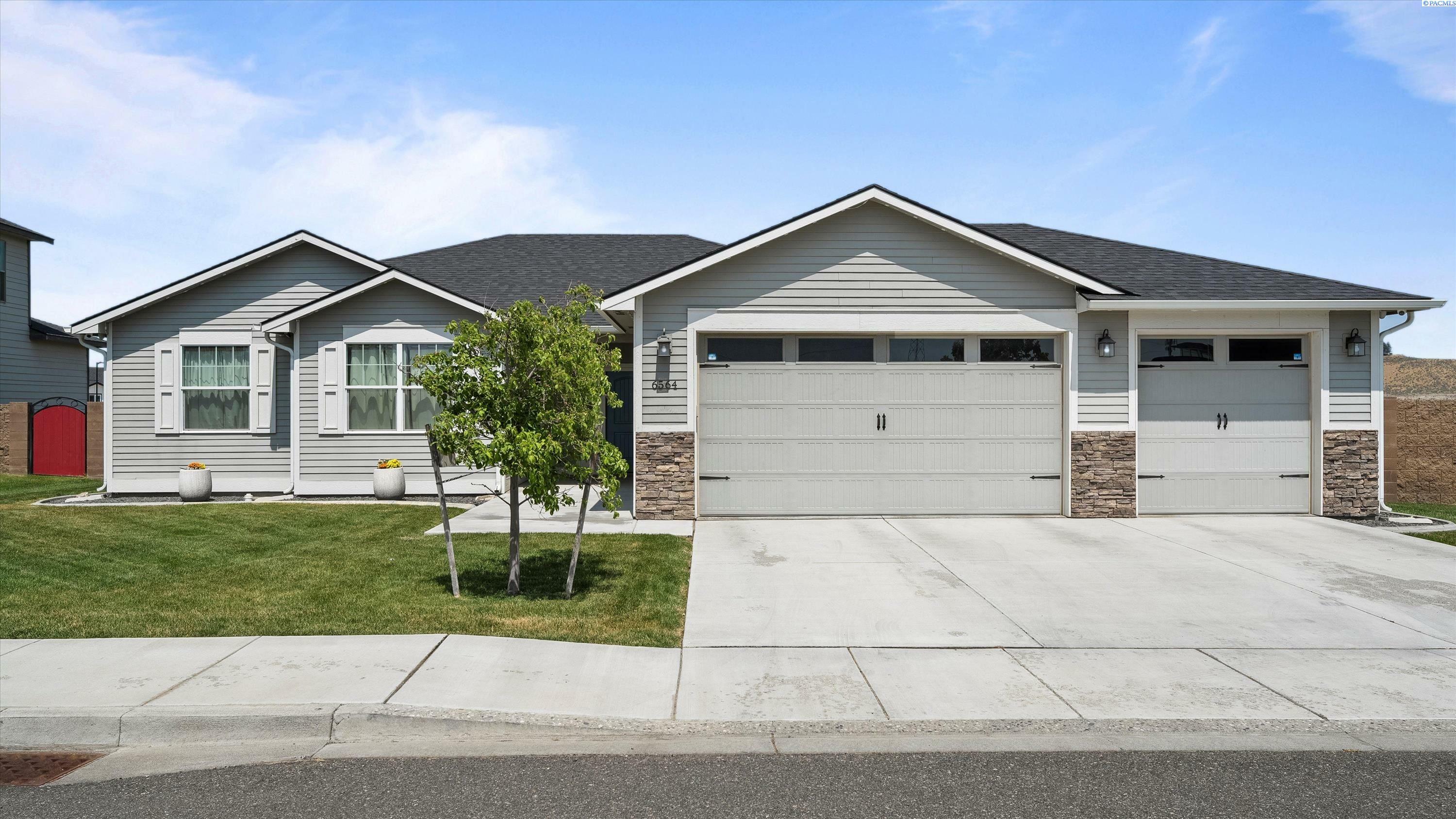 Property Photo: 6564 W 38th WA 99338