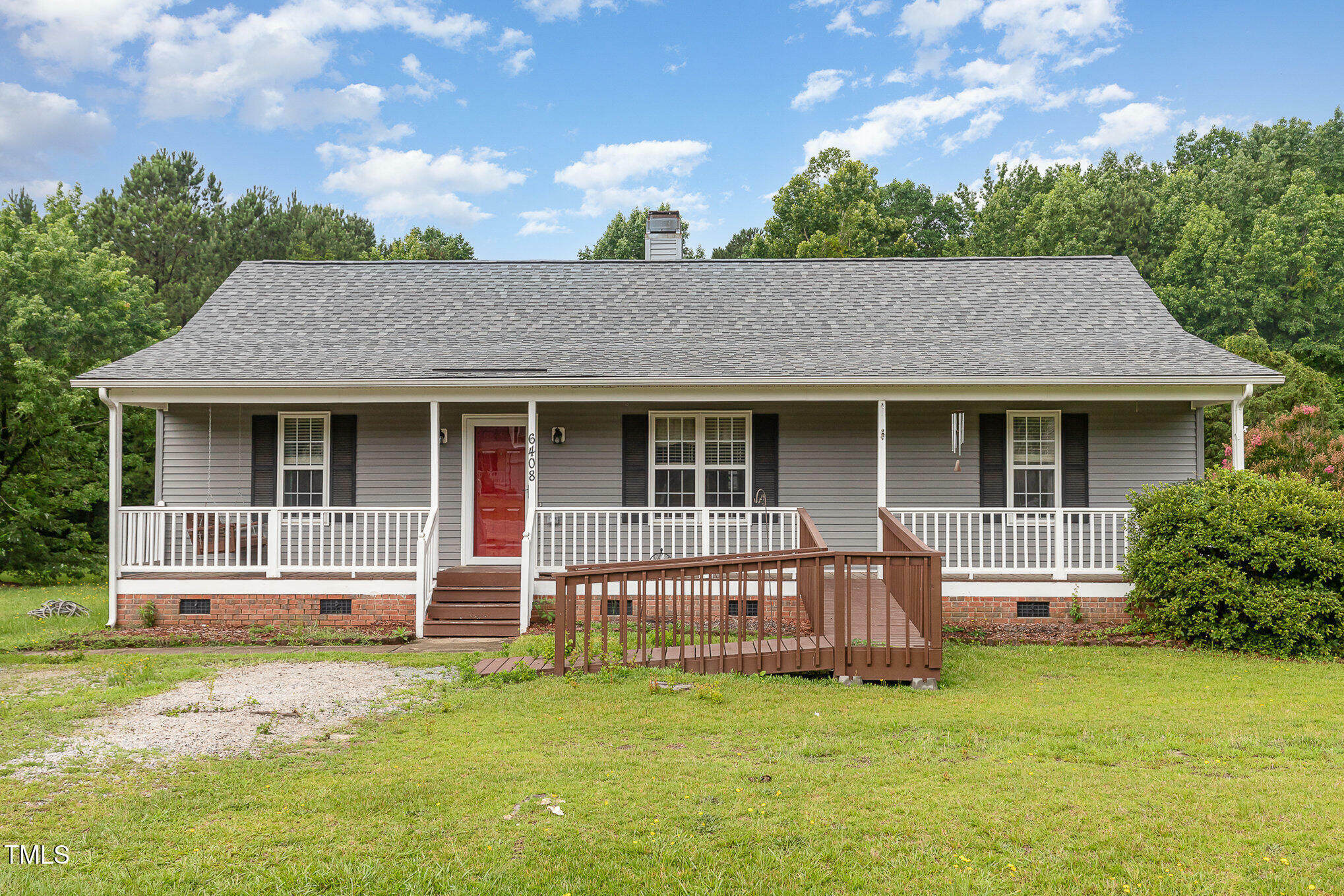 Property Photo: 6408 Glen Brack Court NC 27603