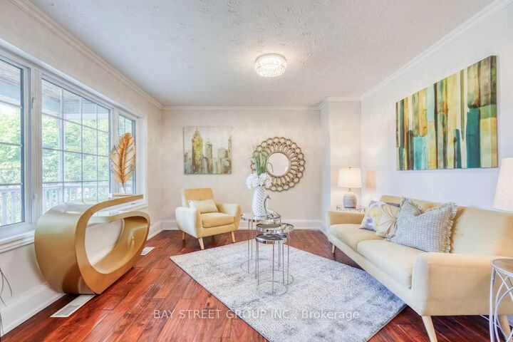 Photo de la propriété: 115 Crosby Avenue ON L4C 2R3