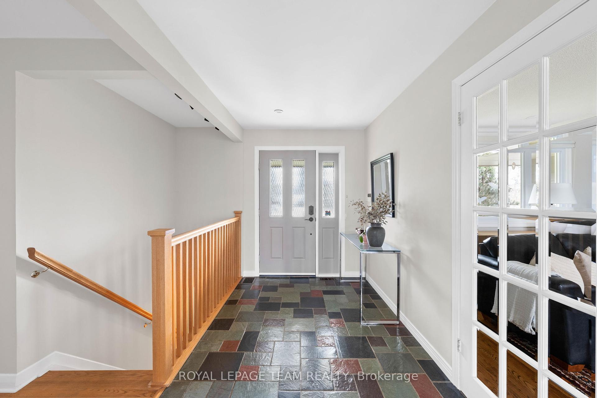 Property Photo: 56 Ryeburn Drive ON K1V 1H5