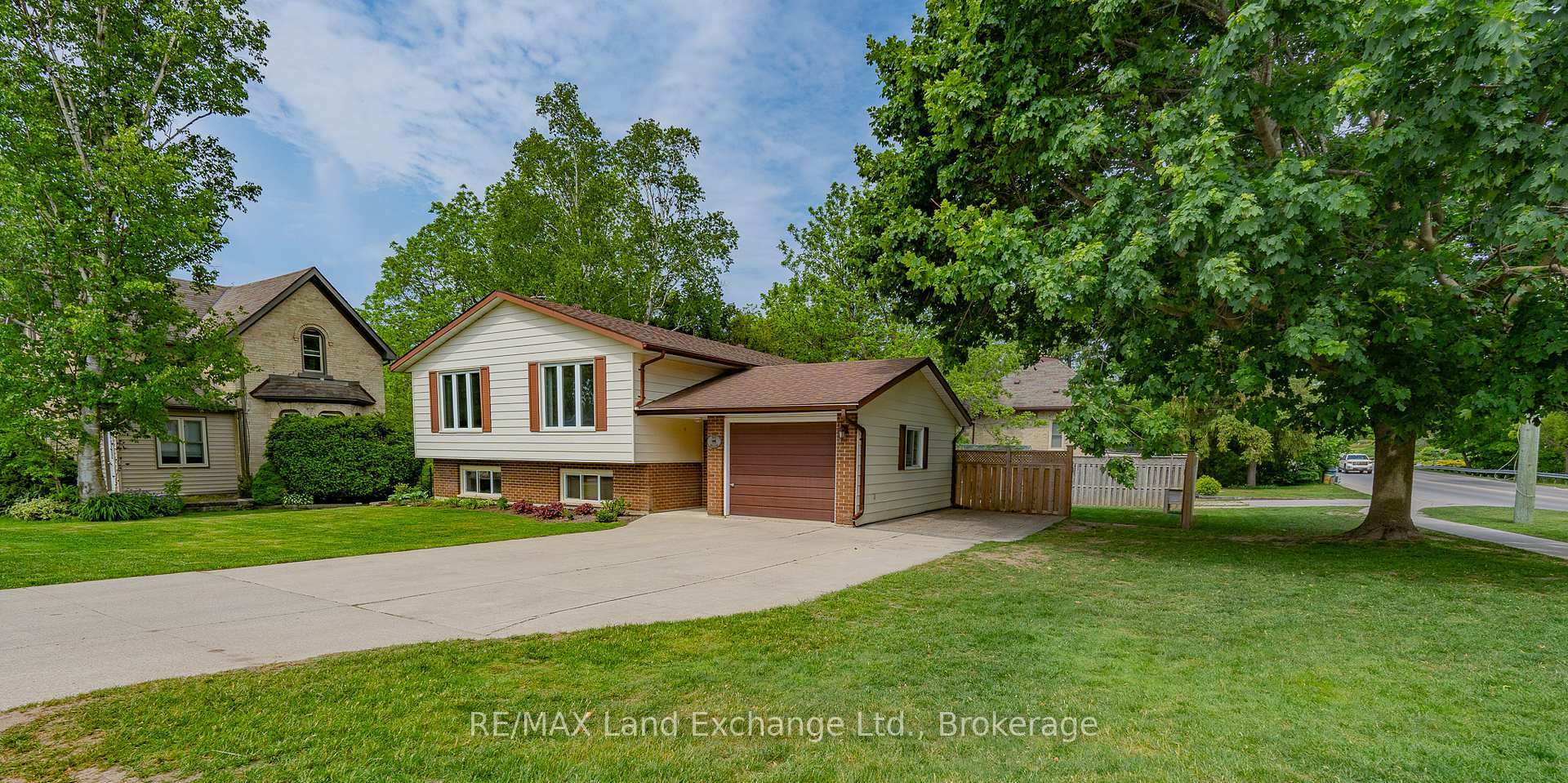 Property Photo: 970 William Street ON N2Z 2H1