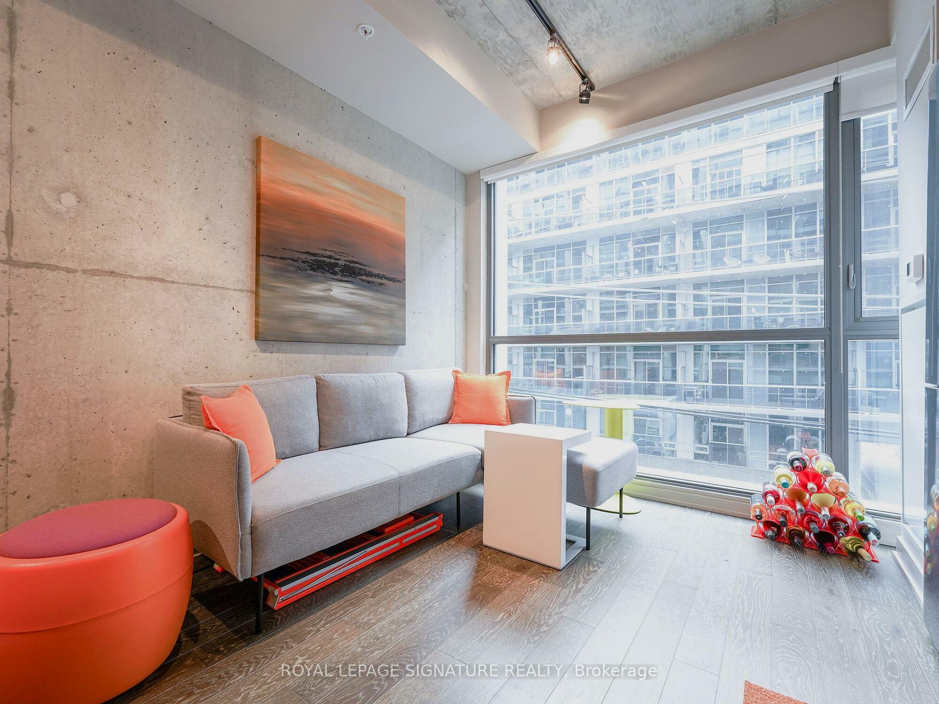 Property Photo: 39 Brant Street 316 ON M5V 0M8