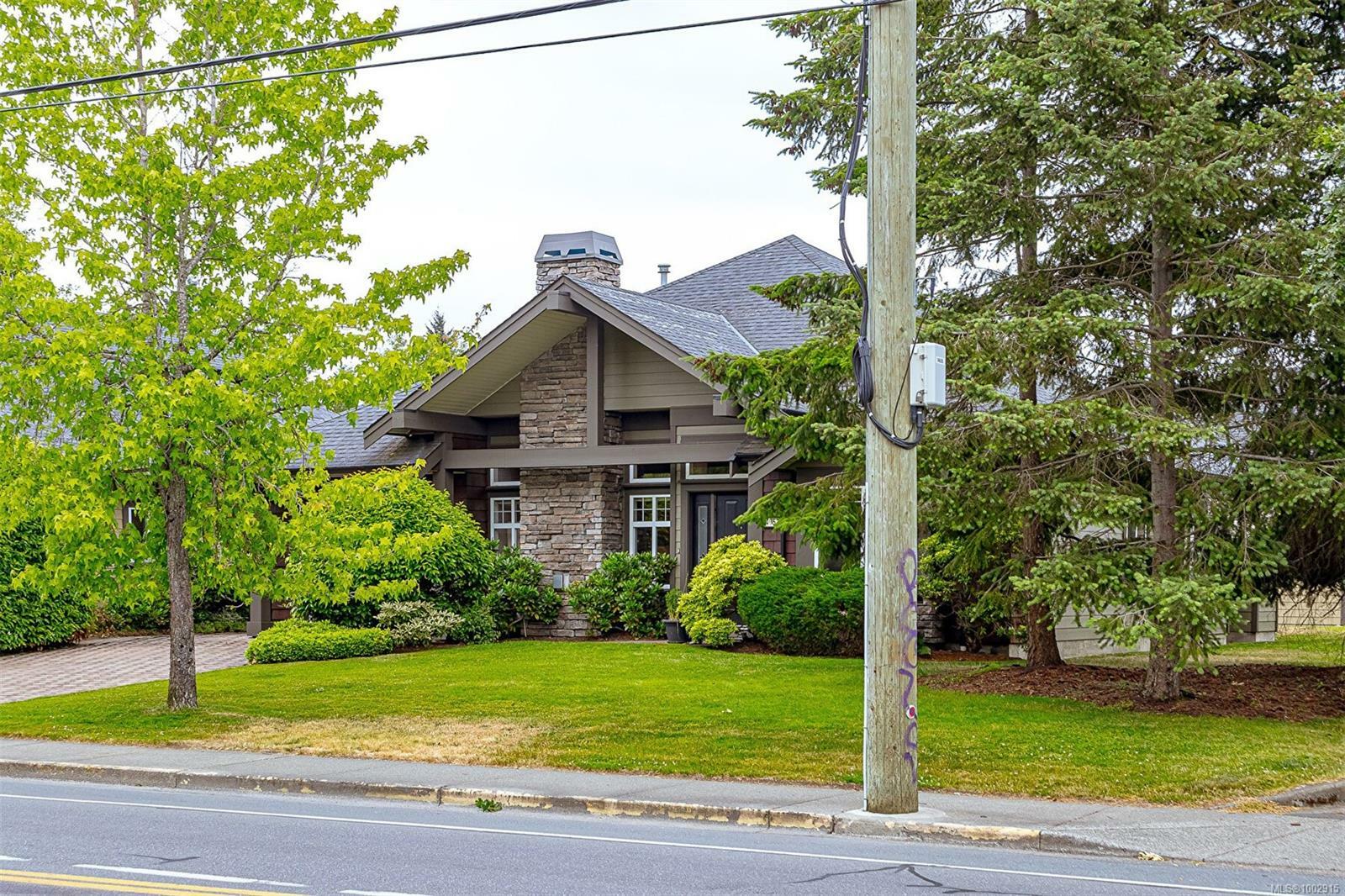 Property Photo: 4053 Gordon Head Rd BC V8N 3X7