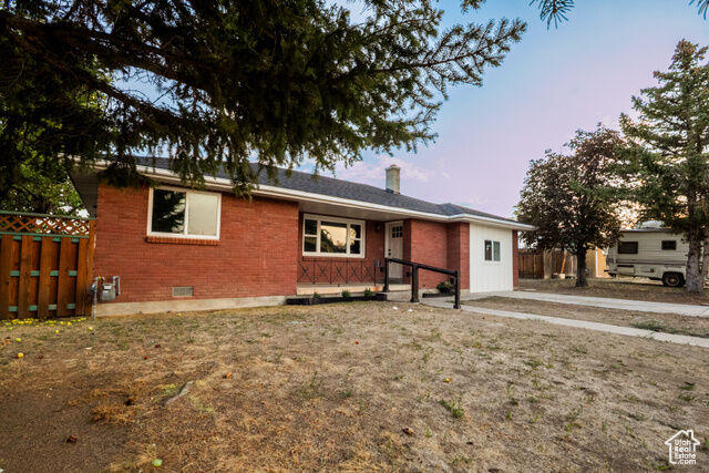 Property Photo: 689 W 250 N UT 84078
