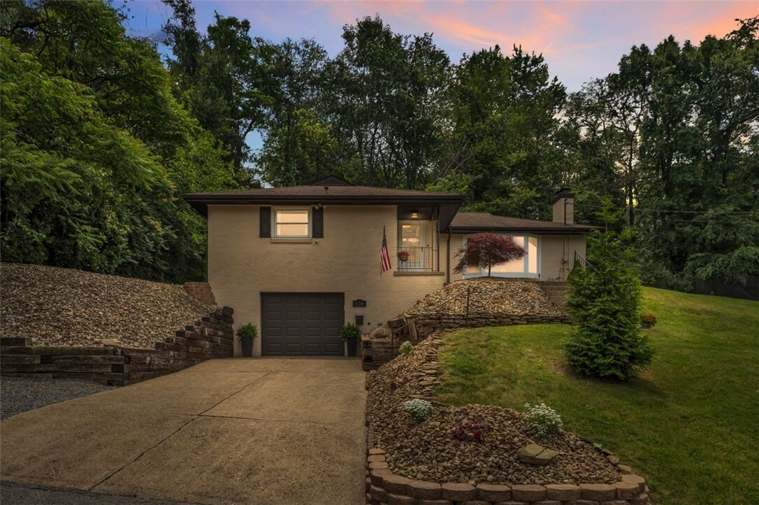 Property Photo: 534 Ehman Ave PA 15005